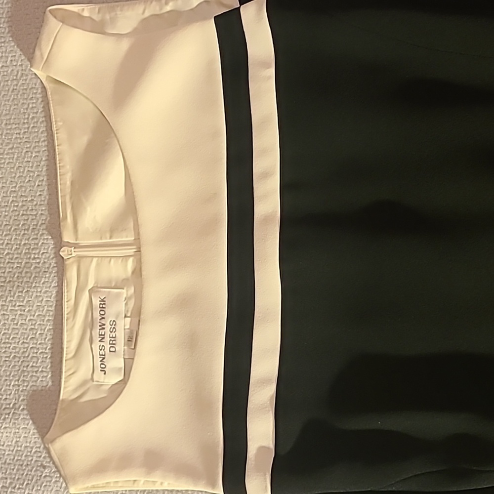 Dress - Picture 2 of 4